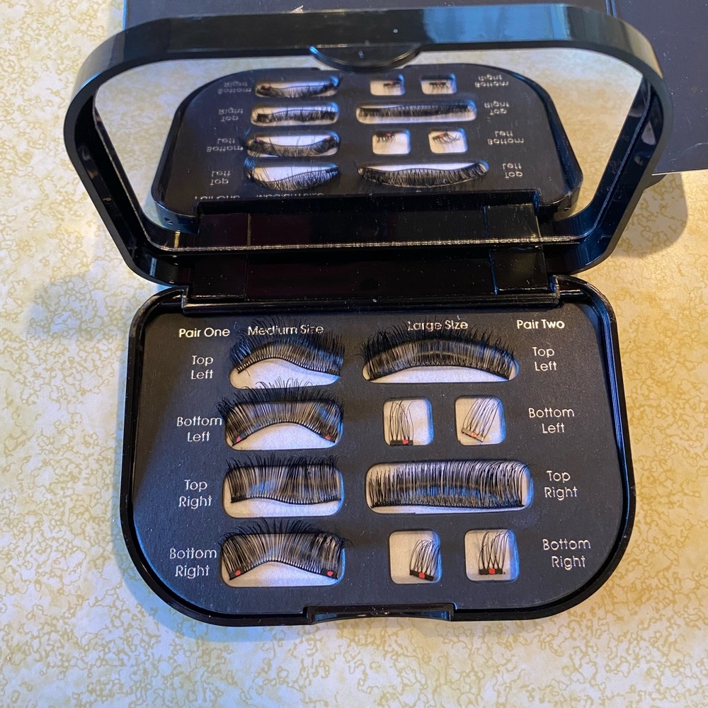 New in box magnetic lashes